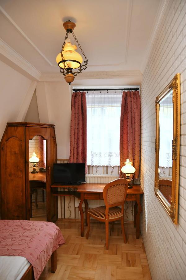 Sniezka Hotel Krosno Eksteriør billede