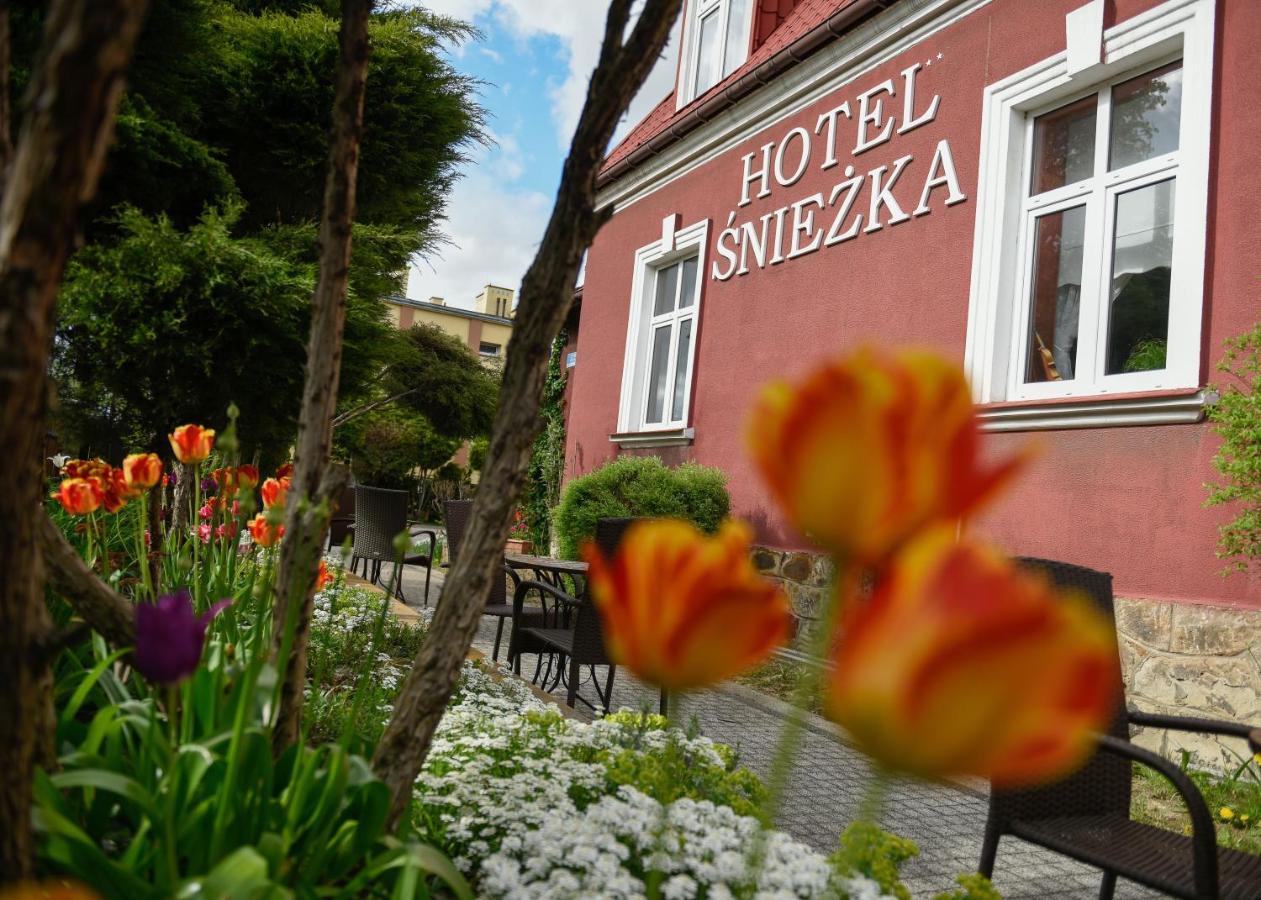 Sniezka Hotel Krosno Eksteriør billede