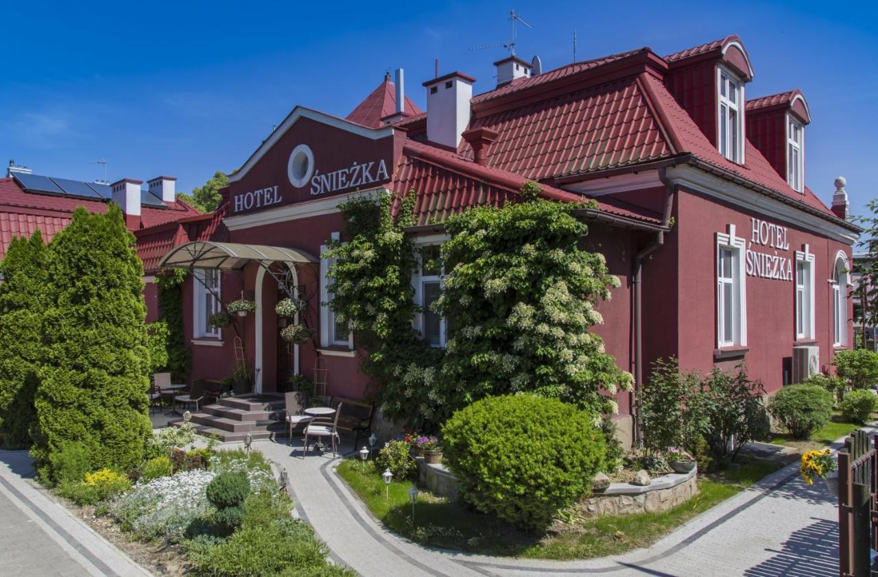 Sniezka Hotel Krosno Eksteriør billede